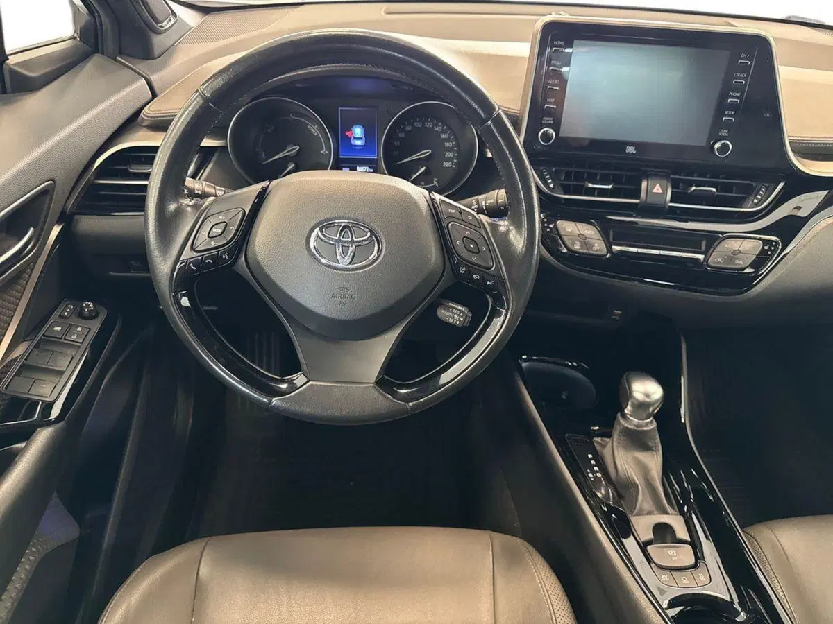 Toyota Toyota C-HR usata a Prato (11)