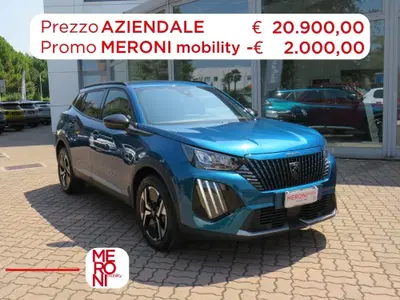 Peugeot 2008 1.2 turbo Allure 100cv del 2025 usata a Seregno