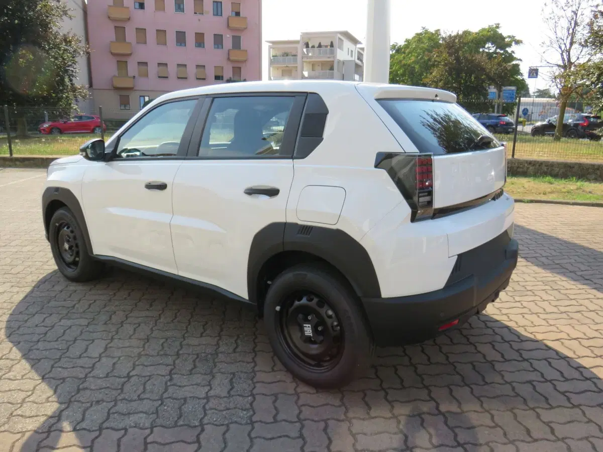 Fiat Grande Panda nuova a Monza e Brianza (4)