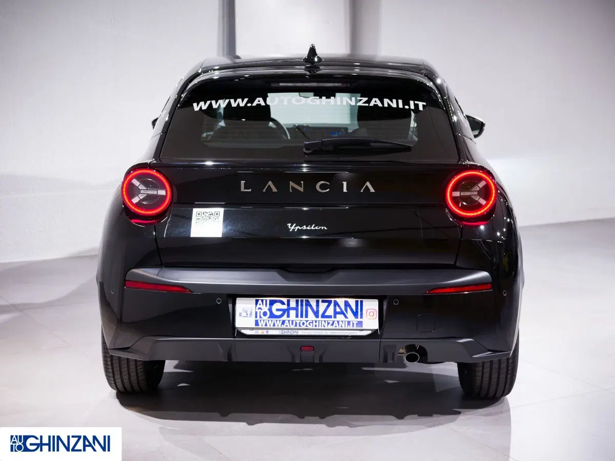 Lancia Ypsilon nuova a Bergamo (6)