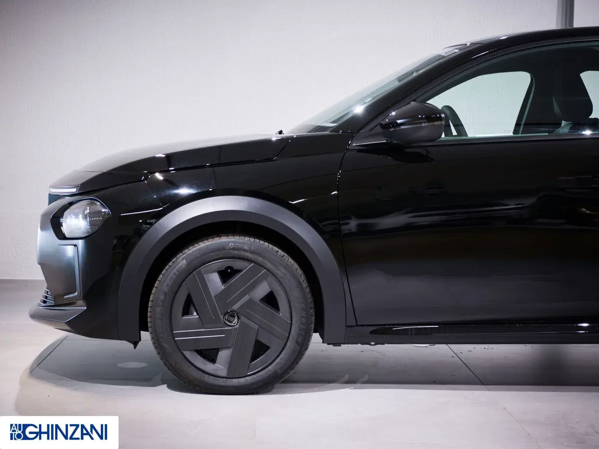 Lancia Ypsilon nuova a Bergamo (9)