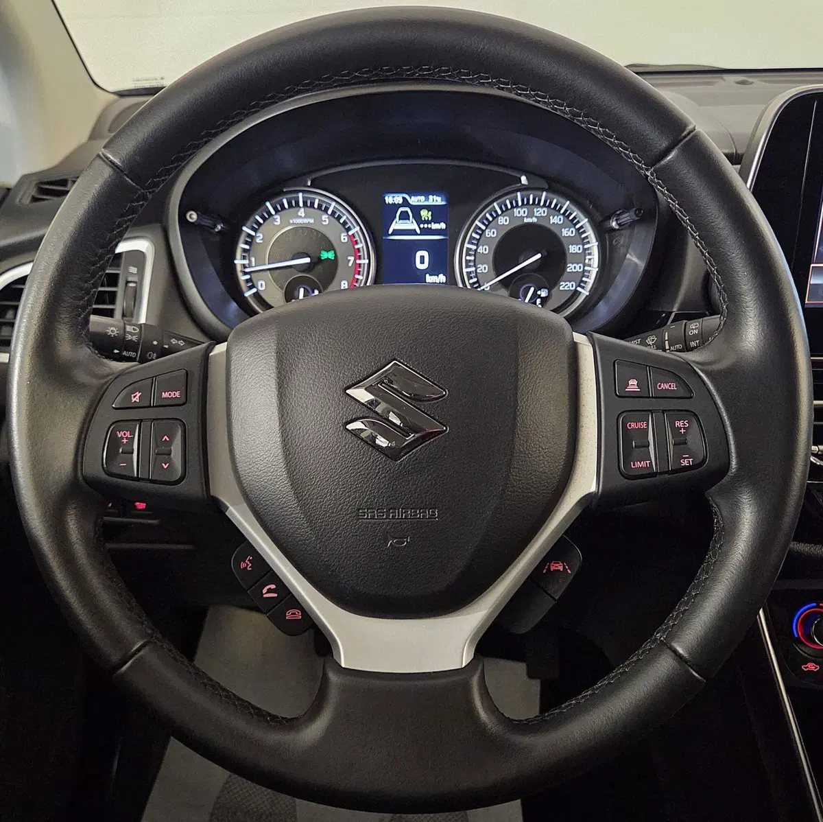 Suzuki S-Cross usata a Pavia (10)