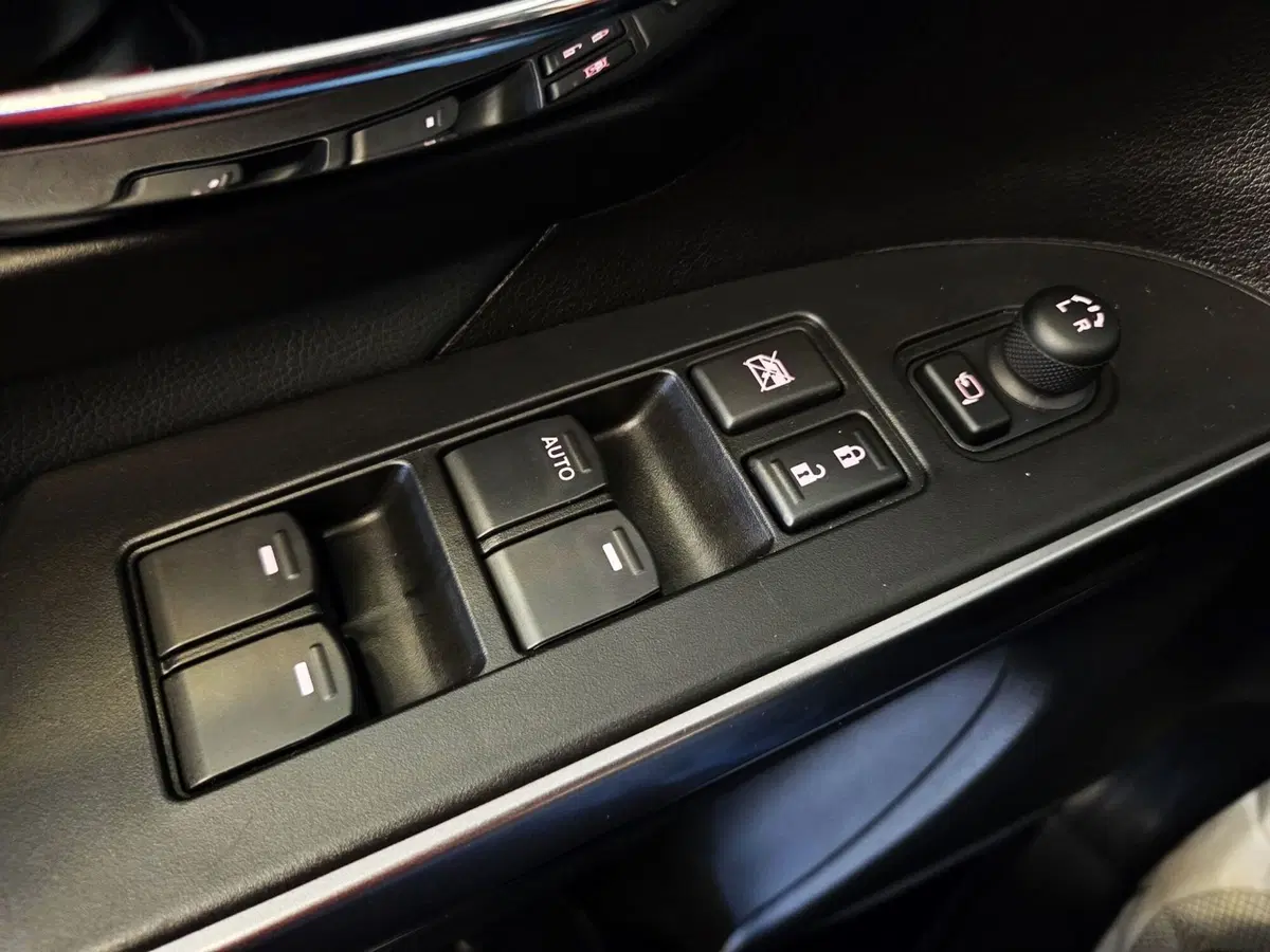 Suzuki S-Cross usata a Pavia (19)