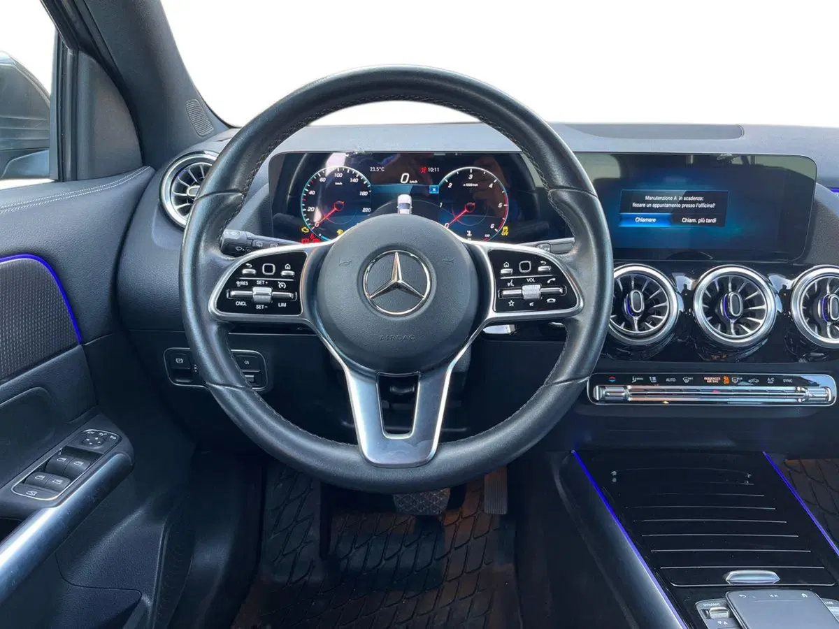 Mercedes-Benz GLA SUV usata a Bari (11)