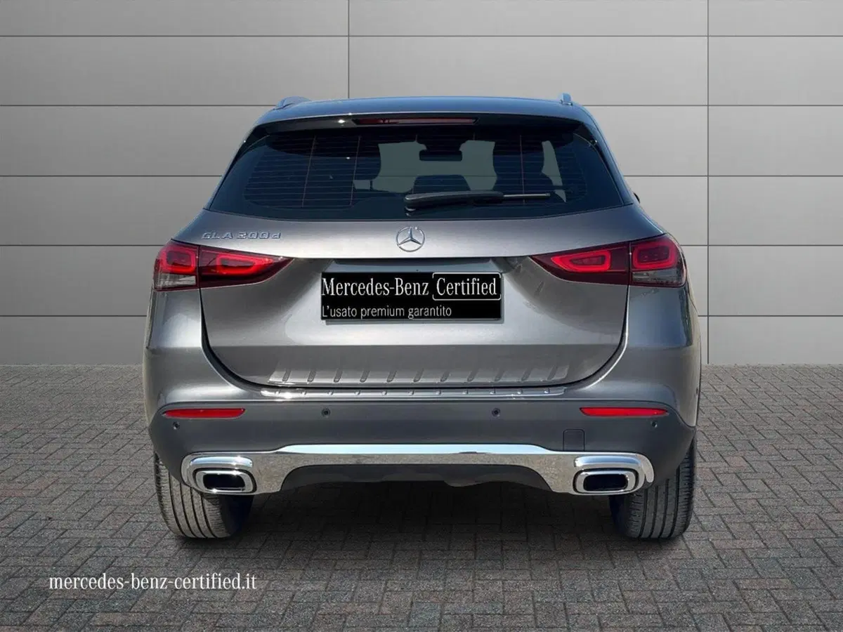 Mercedes-Benz GLA SUV usata a Bari (4)