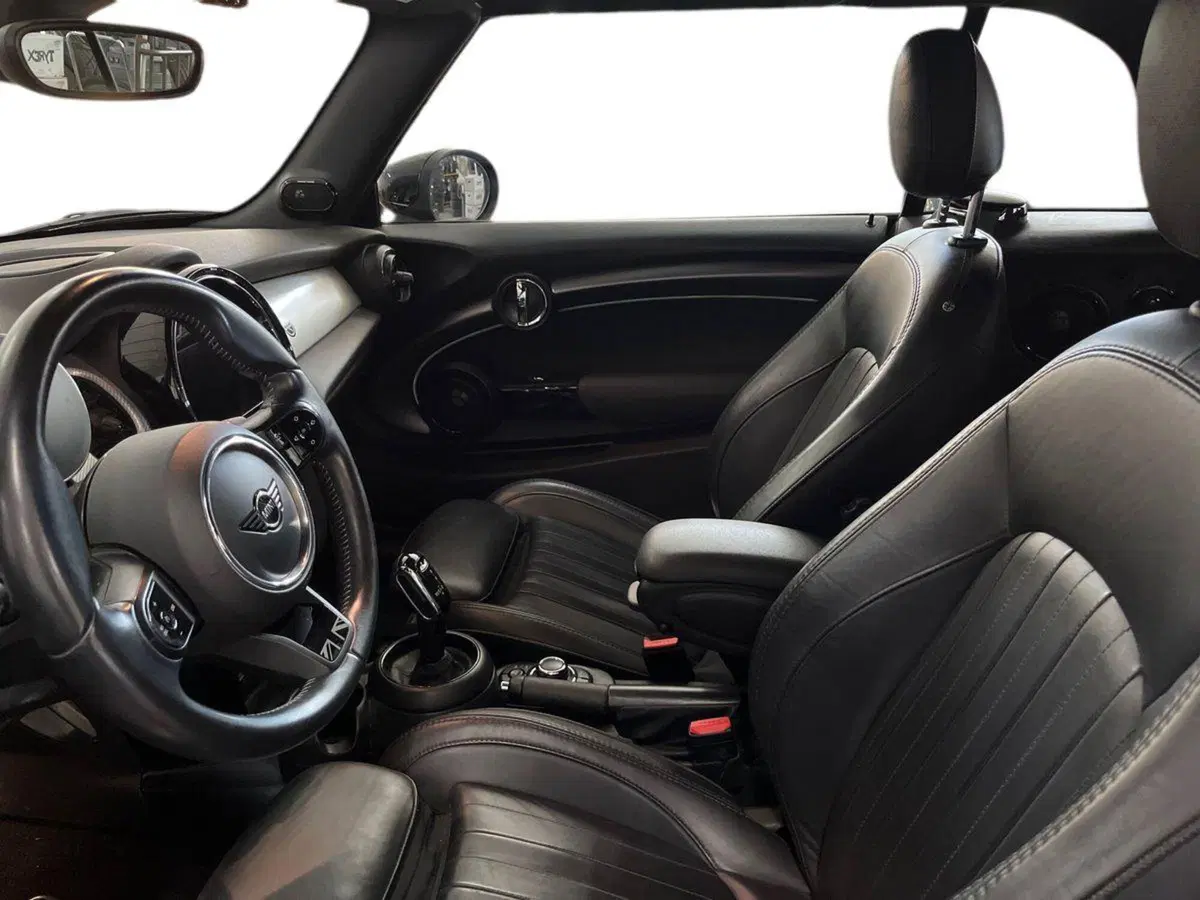 MINI Mini Cabrio usata a Bari (7)