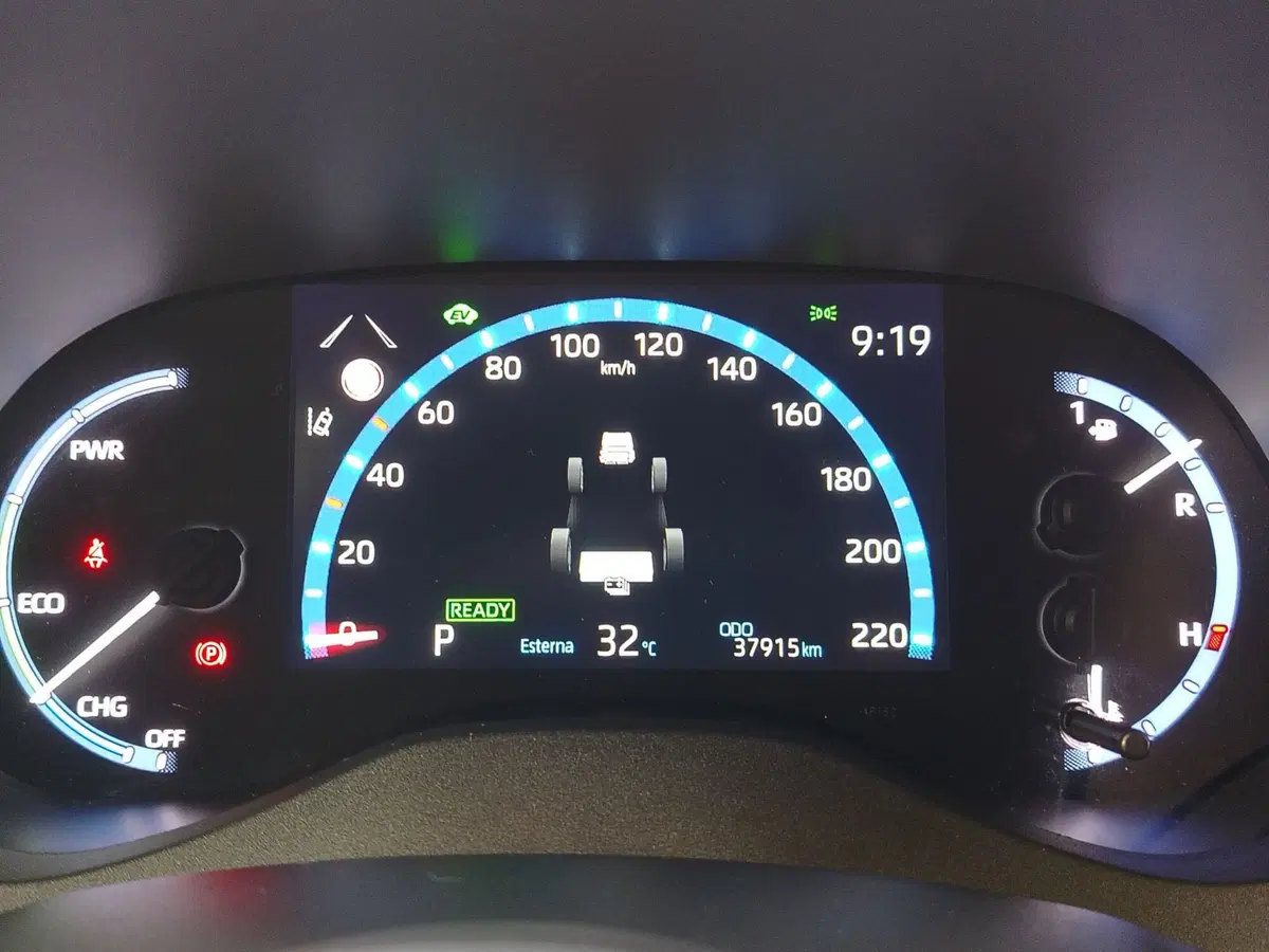 Toyota Yaris Cross usata a Rovigo (8)
