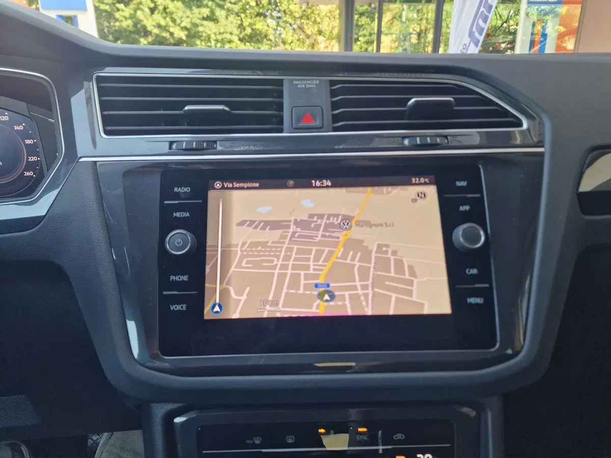 Volkswagen Tiguan usata a Milano (12)