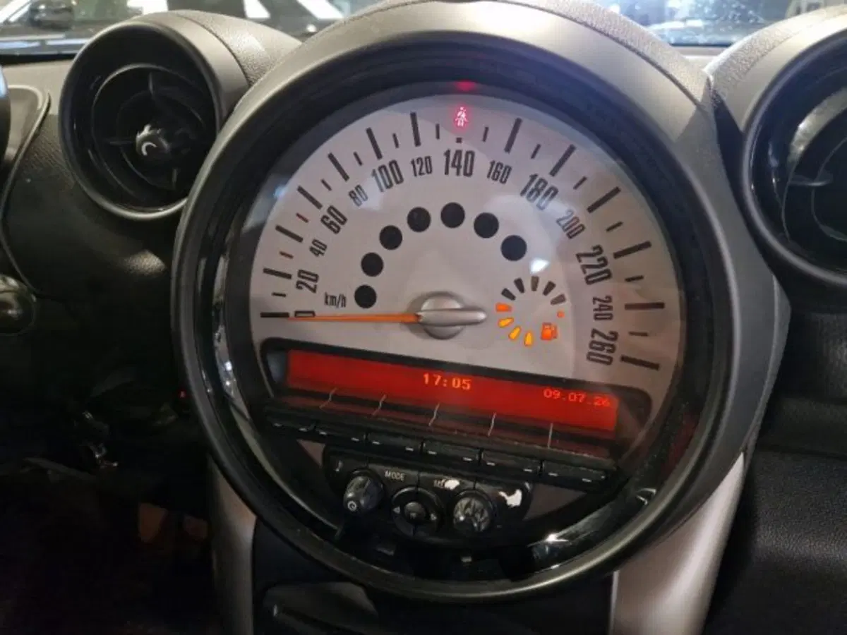 MINI Mini Countryman usata a Livorno (17)