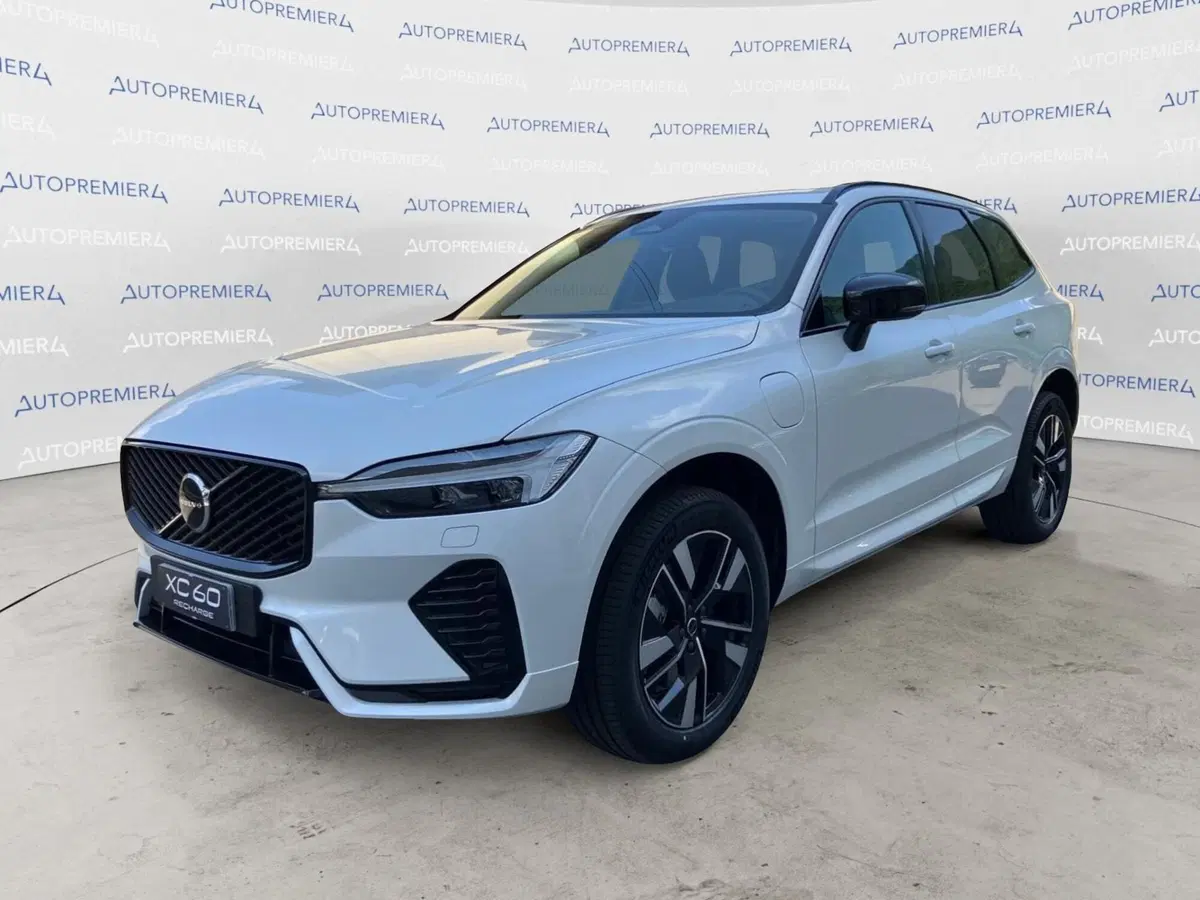 Volvo XC60 nuova a Como