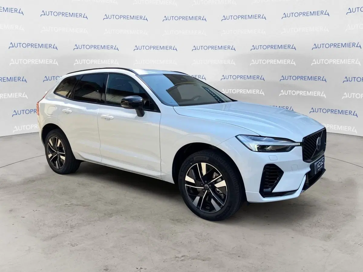 Volvo XC60 nuova a Como (3)