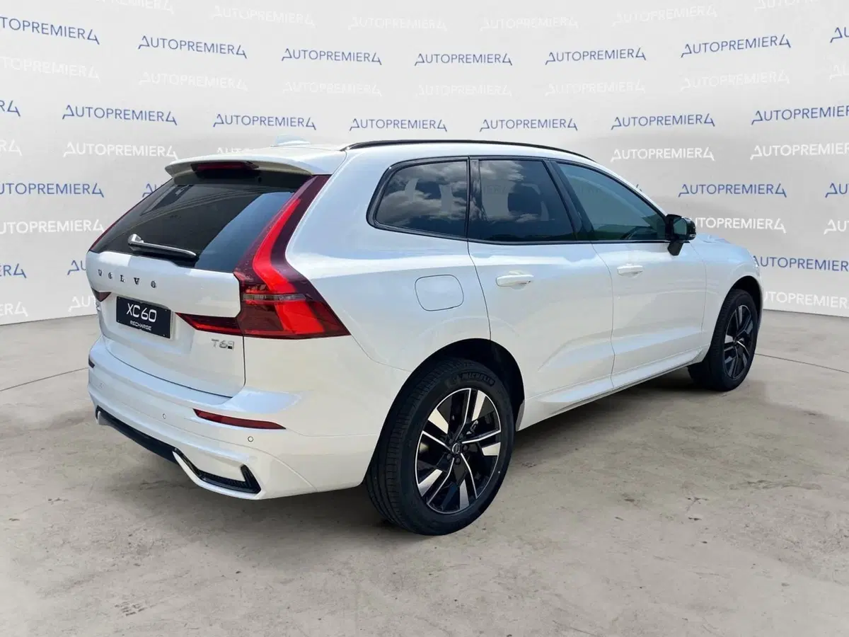 Volvo XC60 nuova a Como (4)