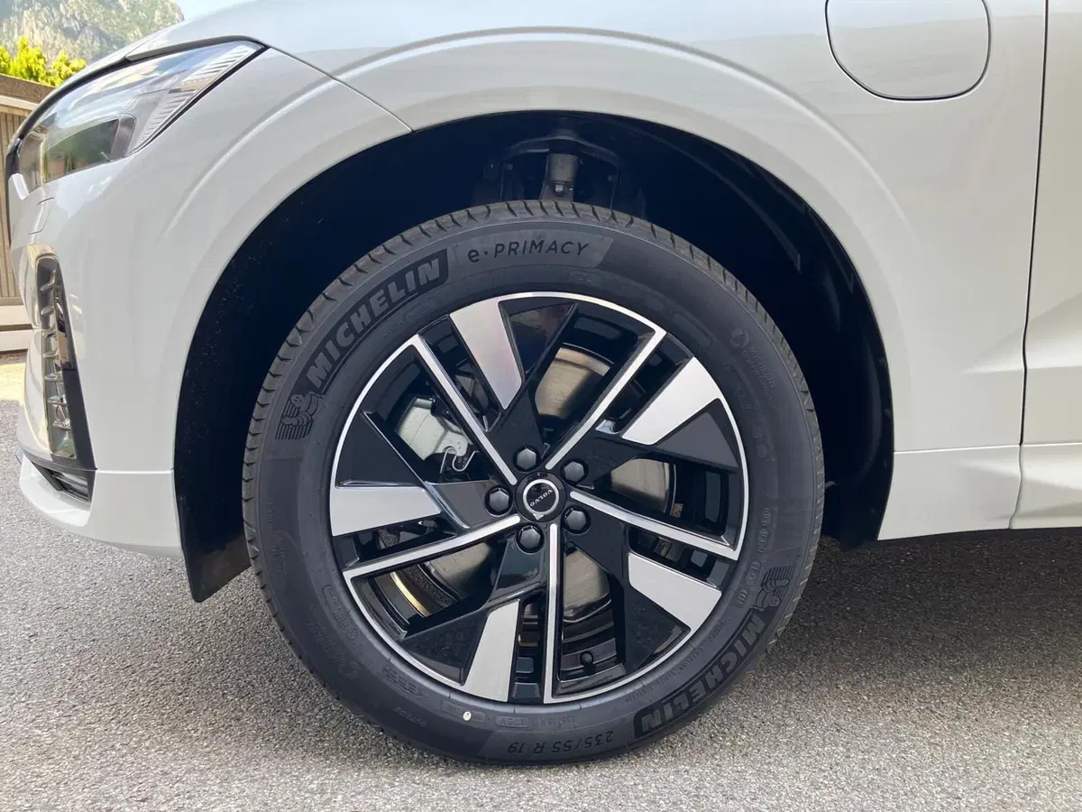 Volvo XC60 nuova a Como (7)