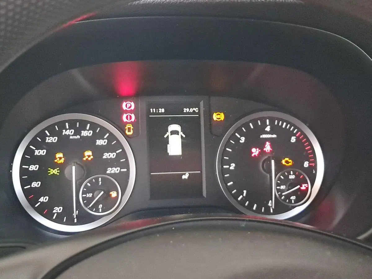 Mercedes-Benz Vito usata a Ancona (9)