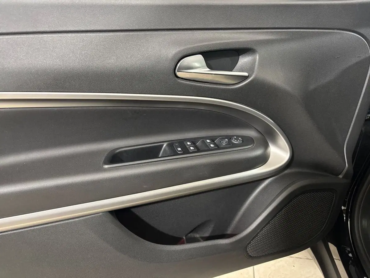 Jeep Avenger usata a Torino (13)