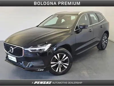 Volvo XC60 B4 (d) AWD Geartronic Momentum Pro del 2021 usata a Casalecchio di Reno