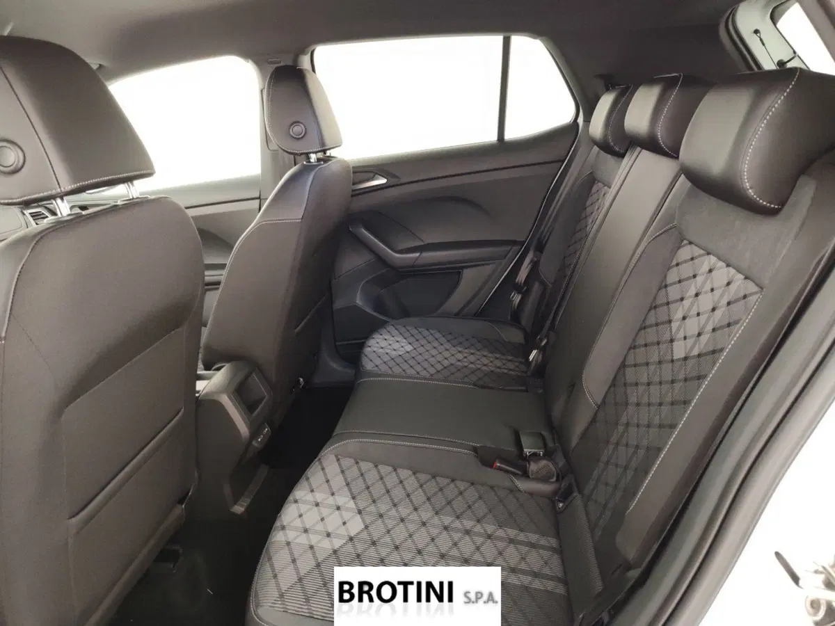 Volkswagen T-Cross nuova a Massa-Carrara (10)