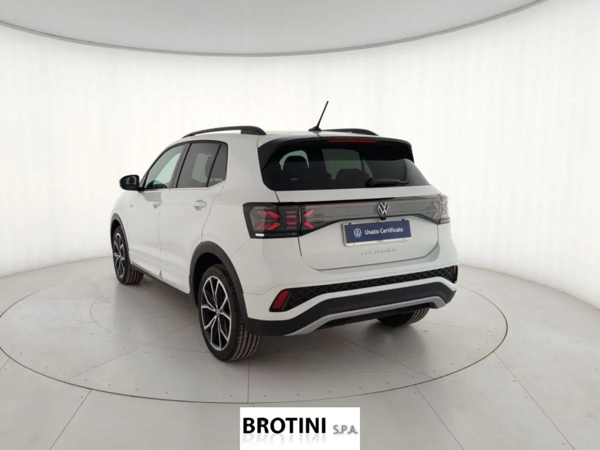 Volkswagen T-Cross nuova a Massa-Carrara (2)