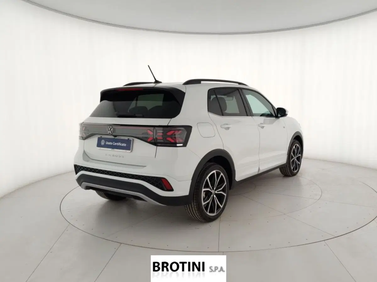 Volkswagen T-Cross nuova a Massa-Carrara (3)