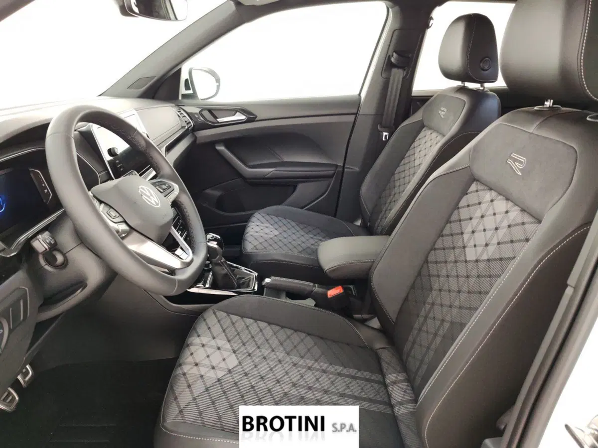 Volkswagen T-Cross nuova a Massa-Carrara (7)
