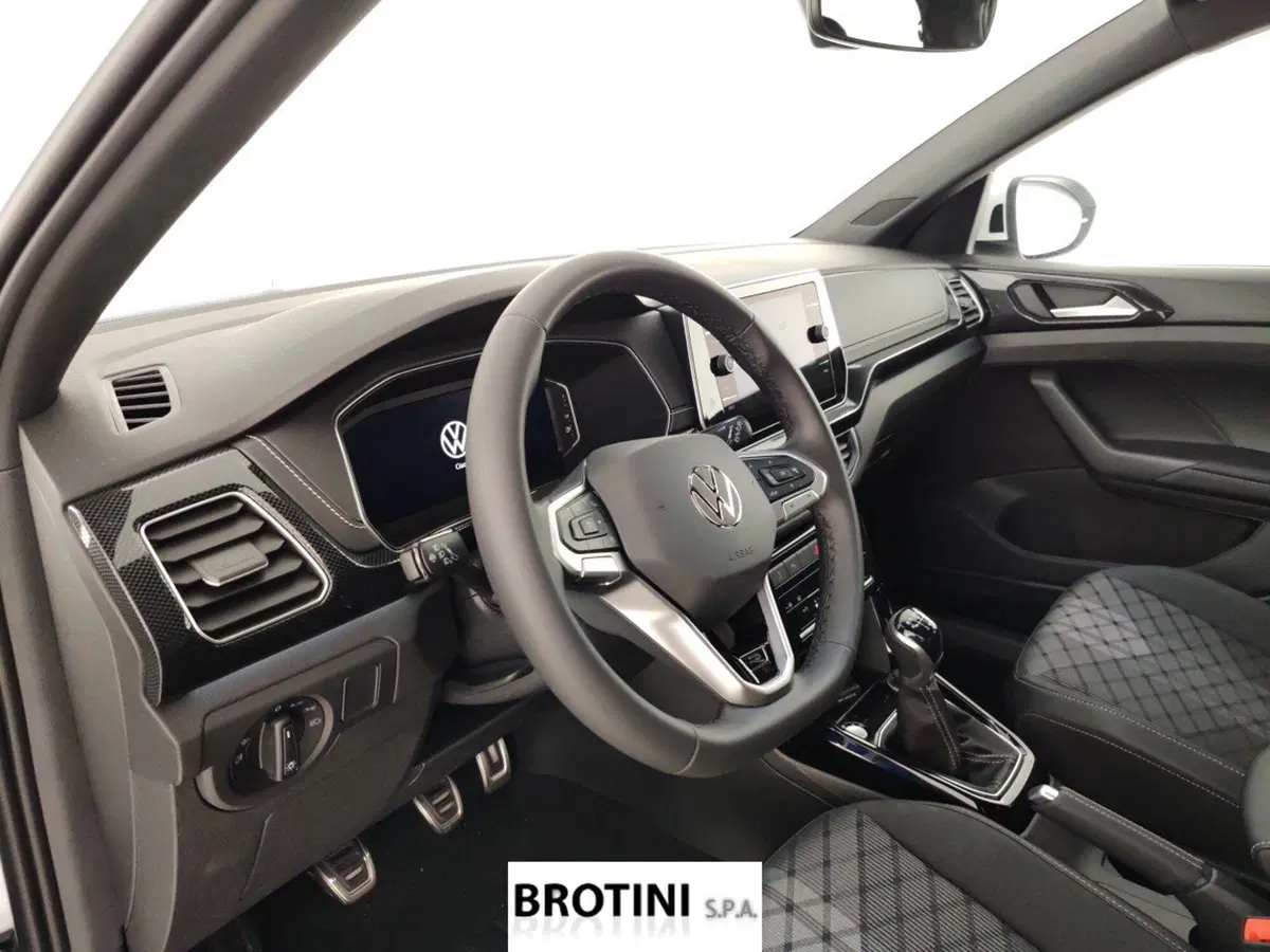Volkswagen T-Cross nuova a Massa-Carrara (8)