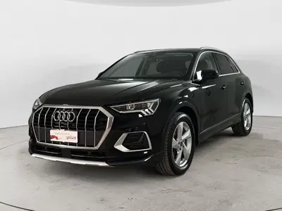 Audi Q3 2.0 tdi Business Advanced 150cv s-tronic del 2025 usata a Nola