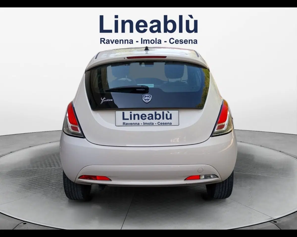 Lancia Ypsilon usata a Forlì-Cesena (4)