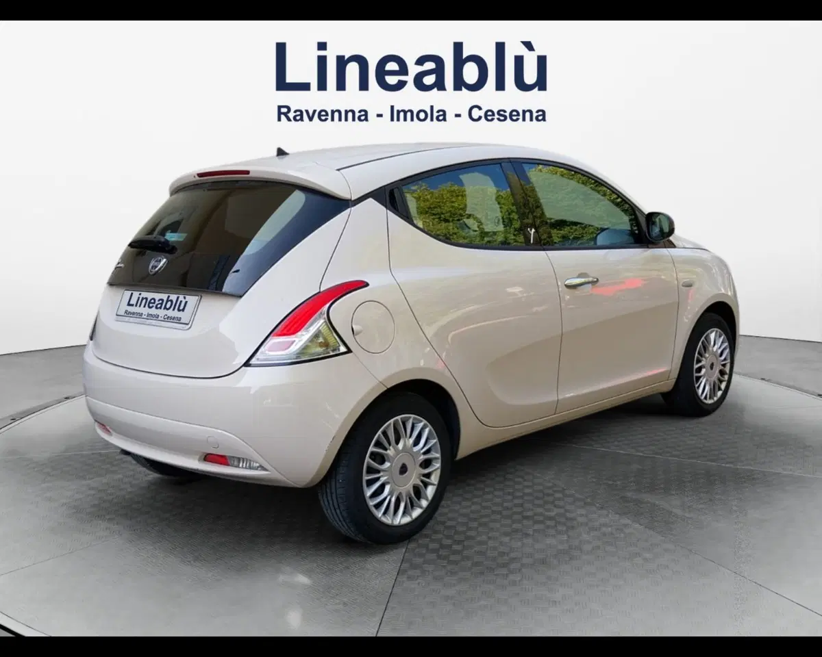 Lancia Ypsilon usata a Forlì-Cesena (5)