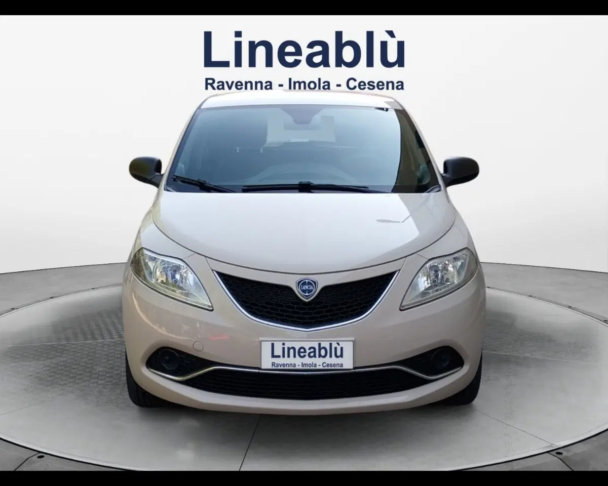 Lancia Ypsilon usata a Forlì-Cesena (8)