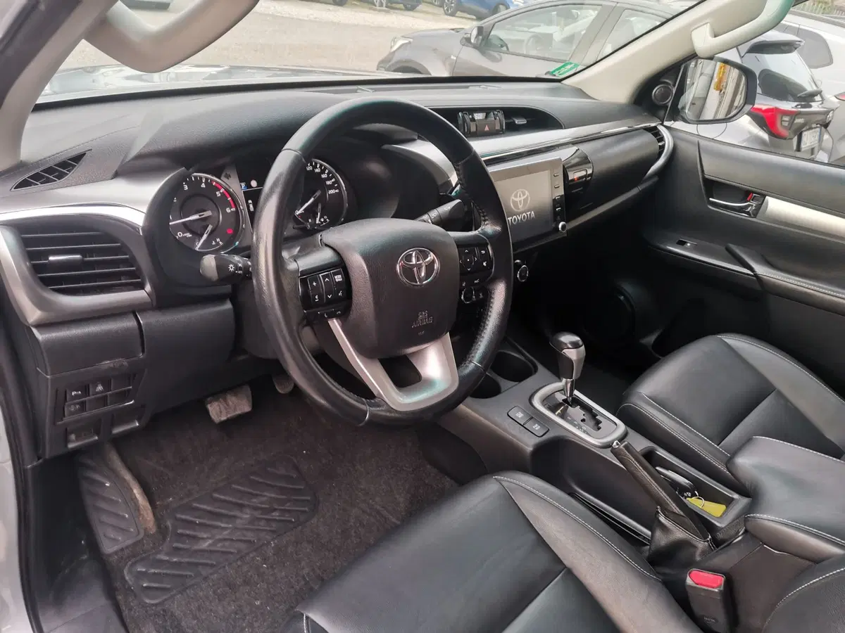 Toyota Hilux usata a Bergamo (12)