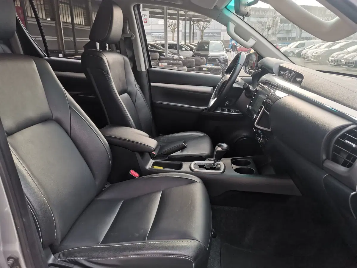 Toyota Hilux usata a Bergamo (7)