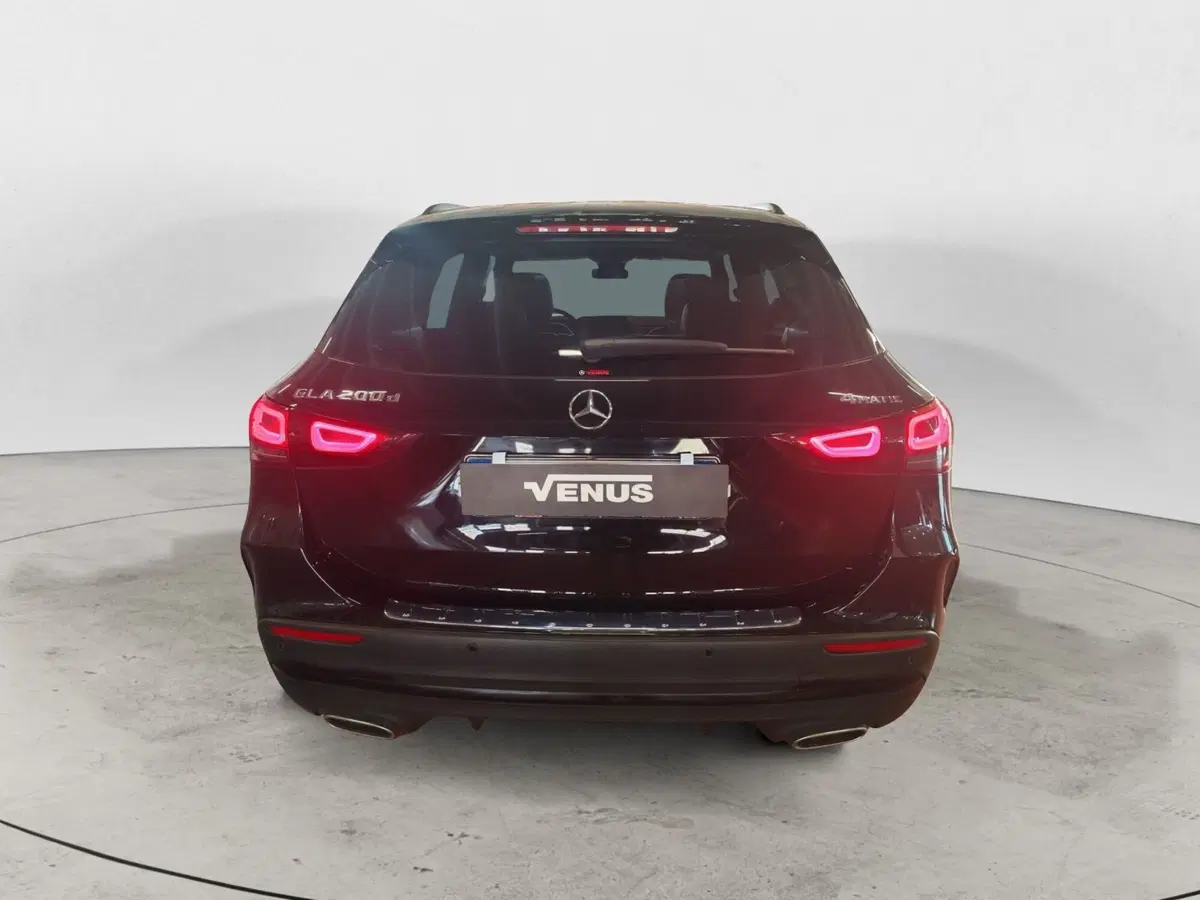 Mercedes-Benz GLA SUV usata a Monza e Brianza (4)