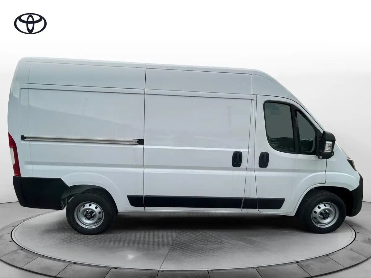 Toyota Proace Max Furgone nuova a Bergamo (13)