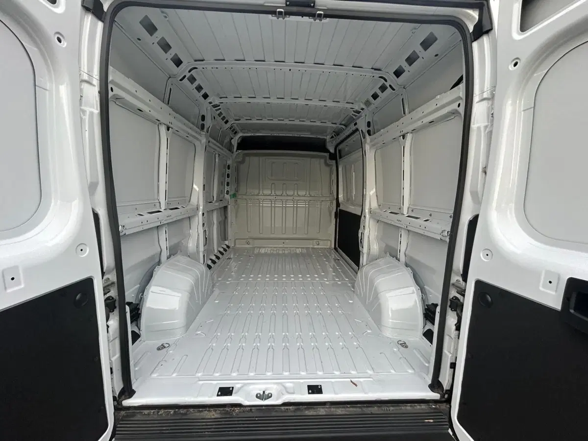Toyota Proace Max Furgone nuova a Bergamo (9)