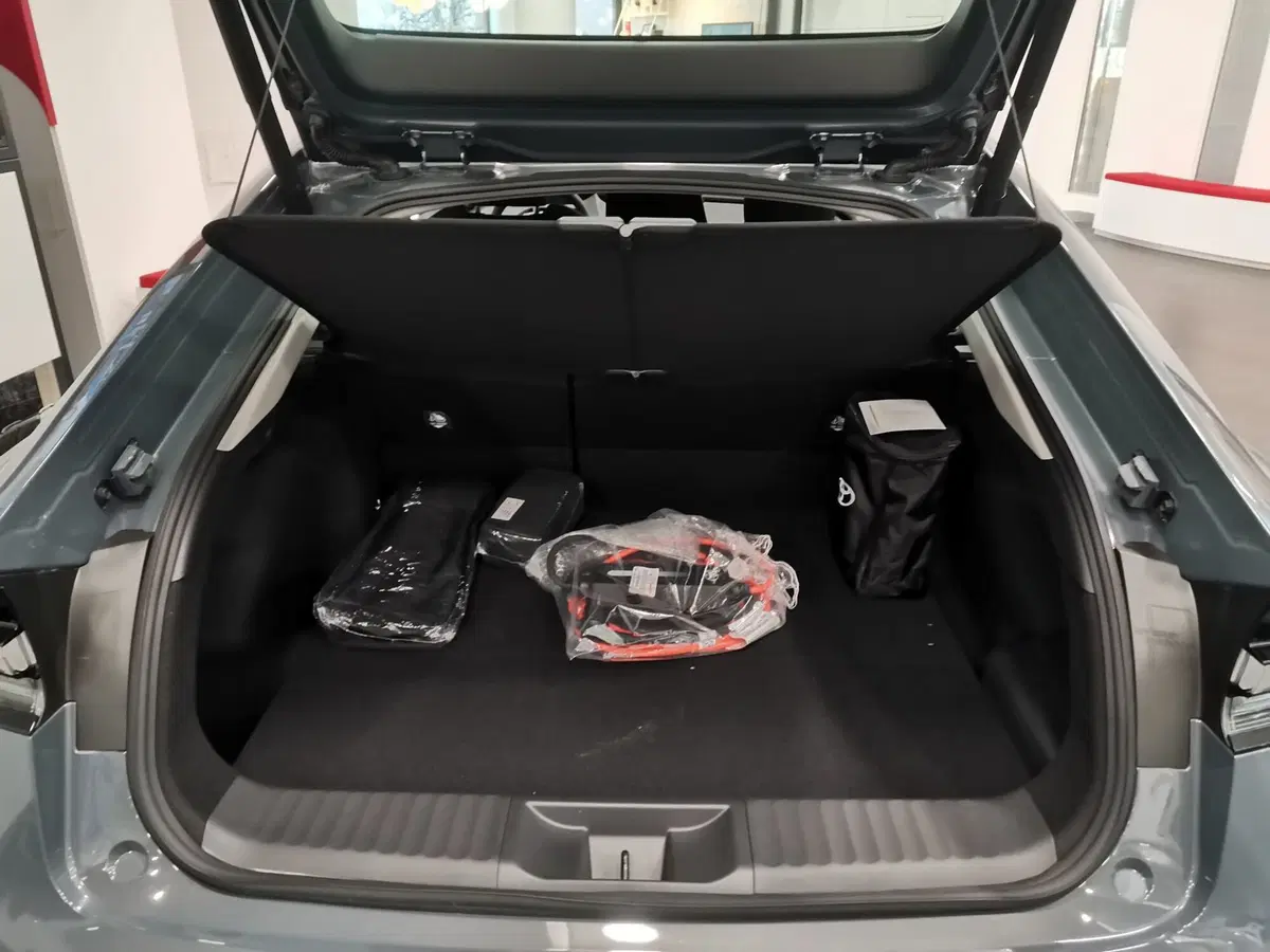 Toyota Prius nuova a Bergamo (10)