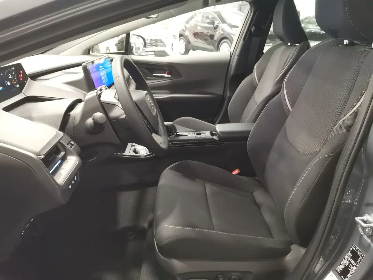 Toyota Prius nuova a Bergamo (11)