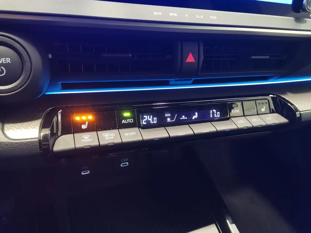 Toyota Prius nuova a Bergamo (18)