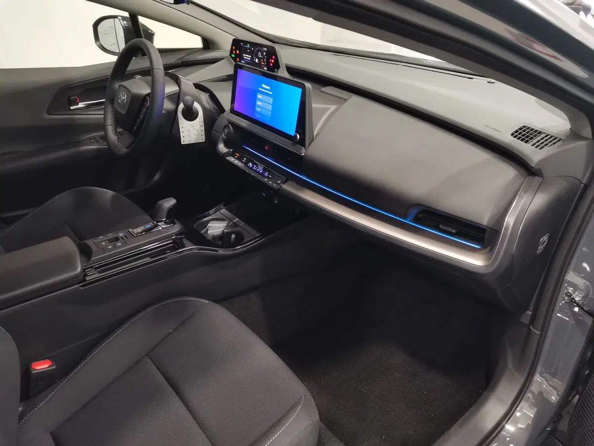 Toyota Prius nuova a Bergamo (5)