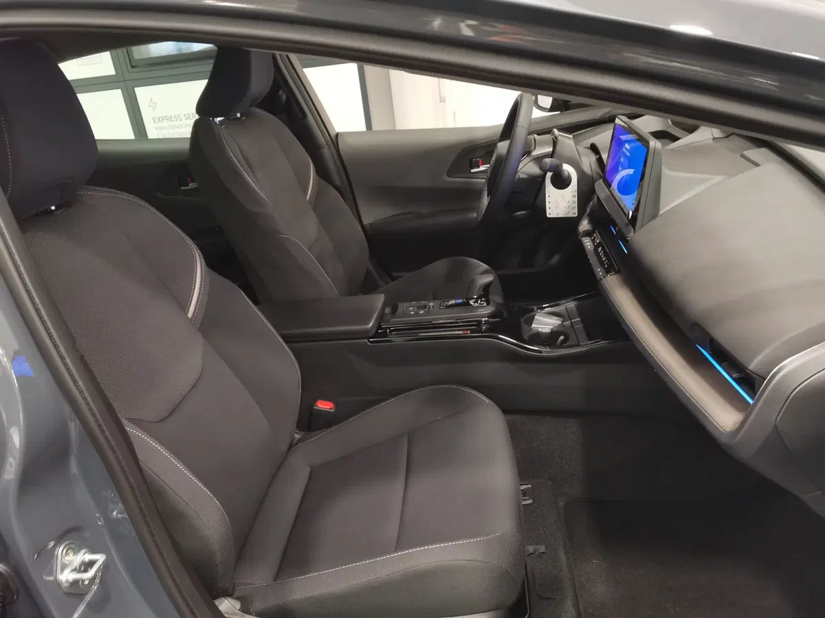Toyota Prius nuova a Bergamo (6)