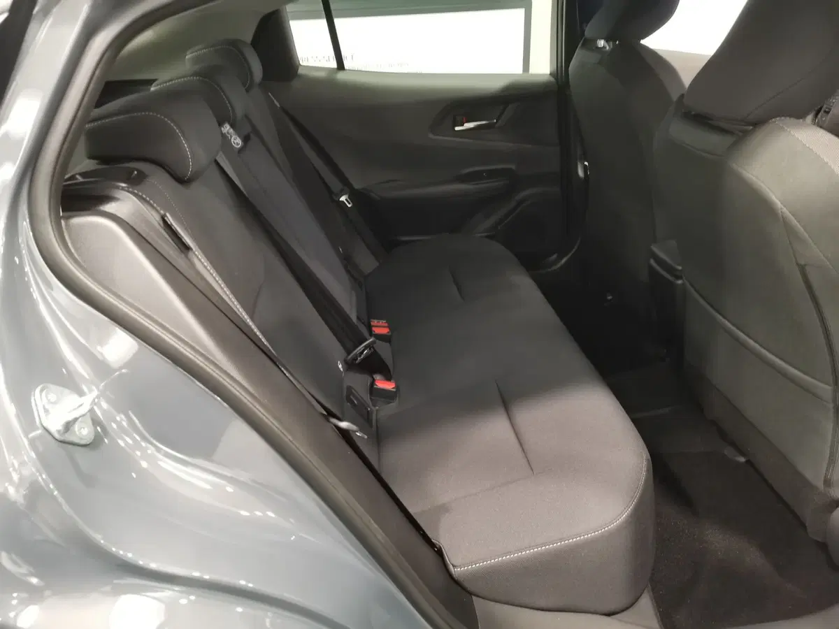 Toyota Prius nuova a Bergamo (7)