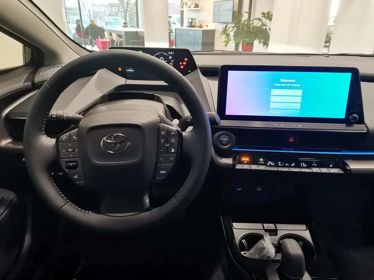 Toyota Prius nuova a Bergamo (9)