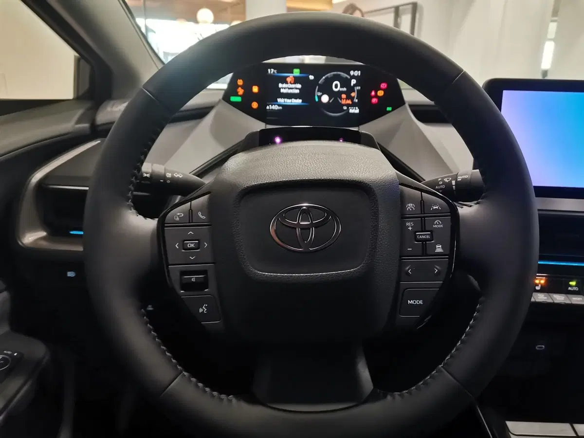 Toyota Prius nuova a Bergamo (12)