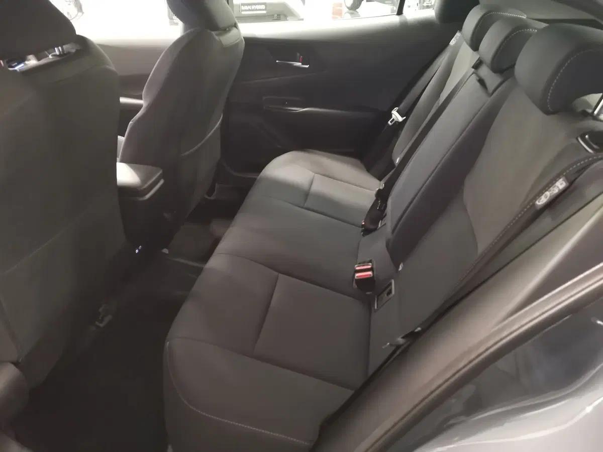 Toyota Prius nuova a Bergamo (13)