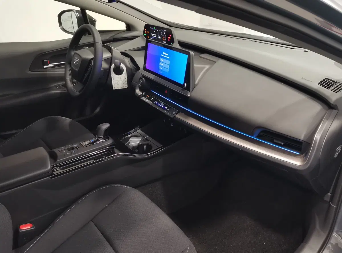 Toyota Prius nuova a Bergamo (3)