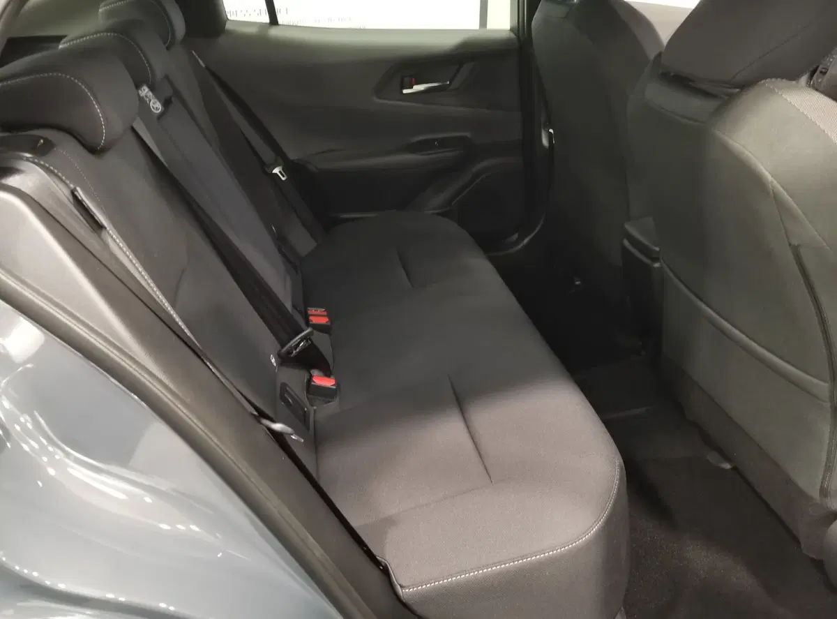 Toyota Prius nuova a Bergamo (5)