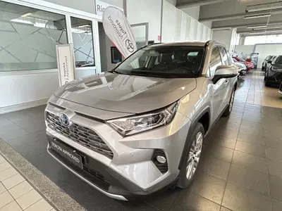 Toyota Rav4 vvt-ie h Lounge awd-i 222cv e-cvt del 2021 usata a Curno