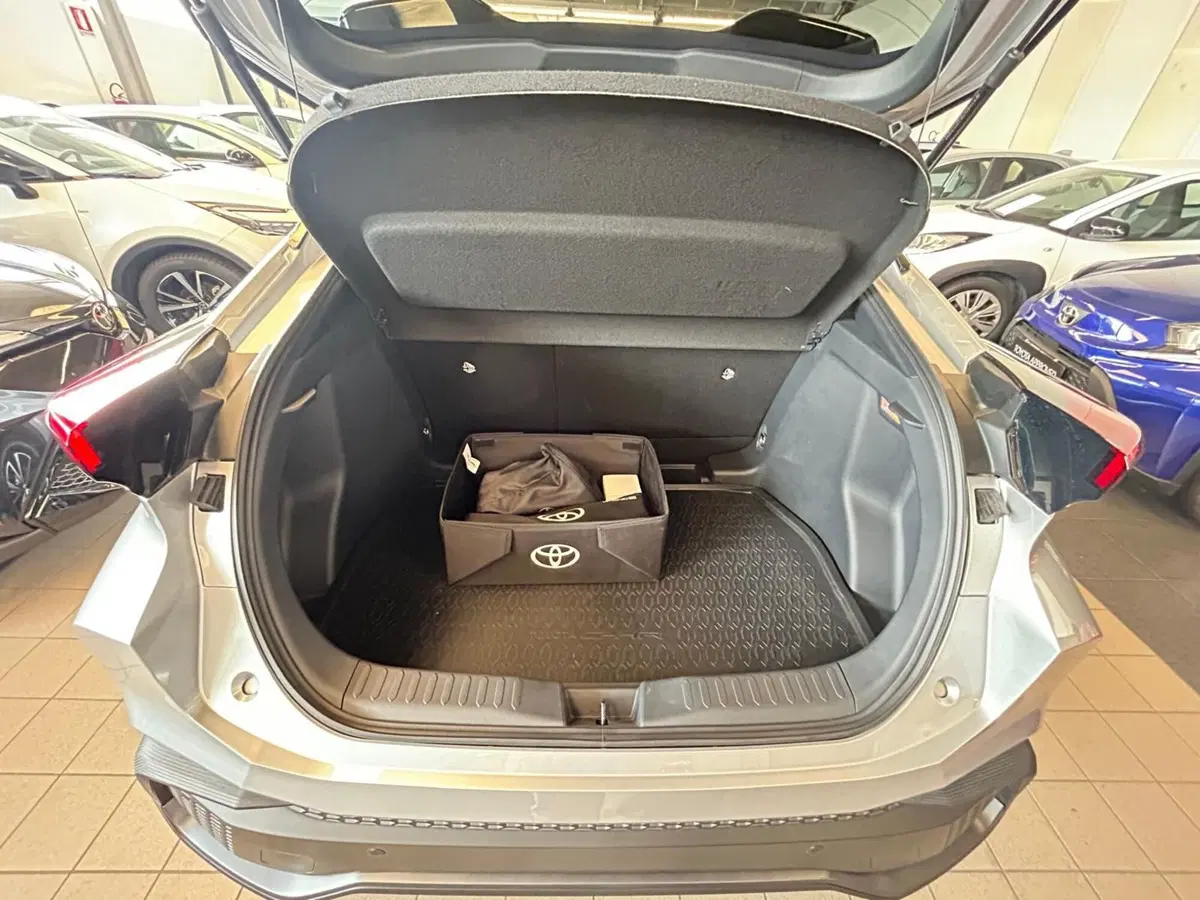 Toyota Toyota C-HR usata a Bergamo (17)