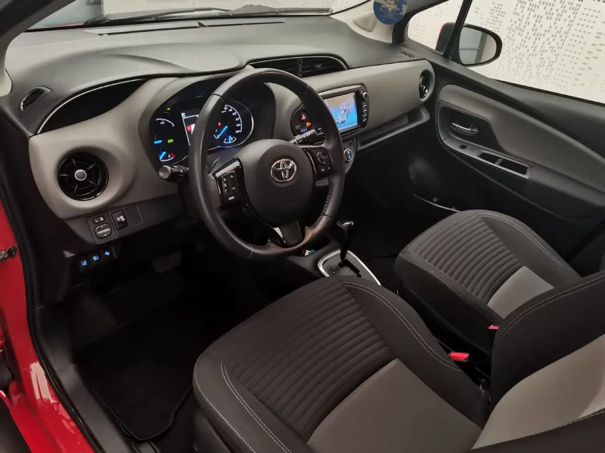 Toyota Yaris usata a Bergamo (12)