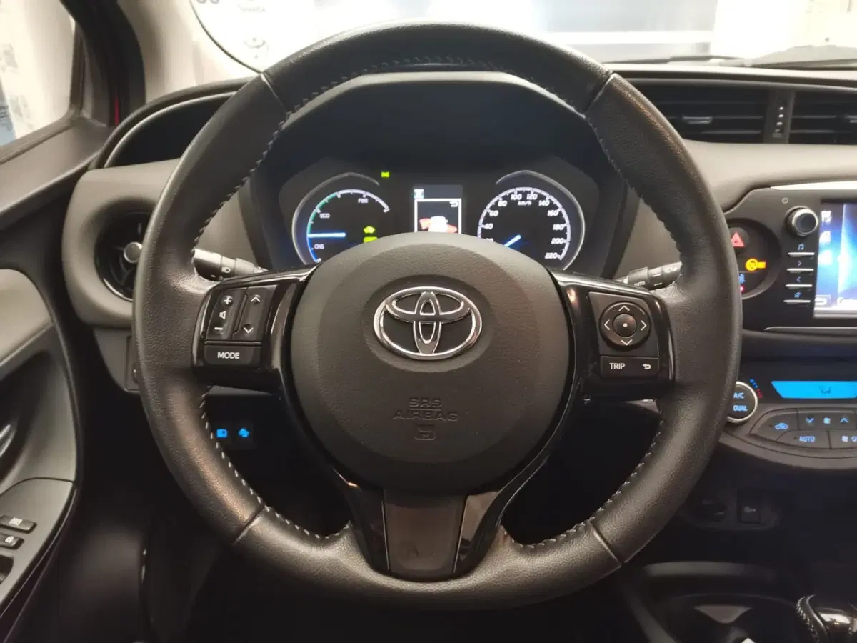 Toyota Yaris usata a Bergamo (14)