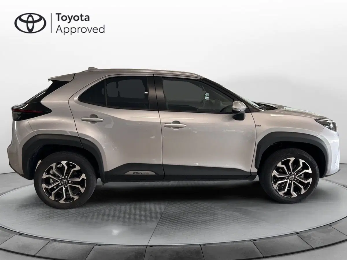 Toyota Yaris Cross usata a Bergamo (6)